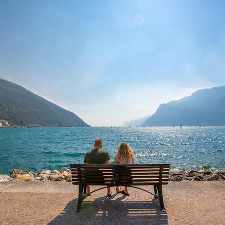 Residenza Rocca Del Lago 3 - Happy Rentals Riva del Garda Exterior photo