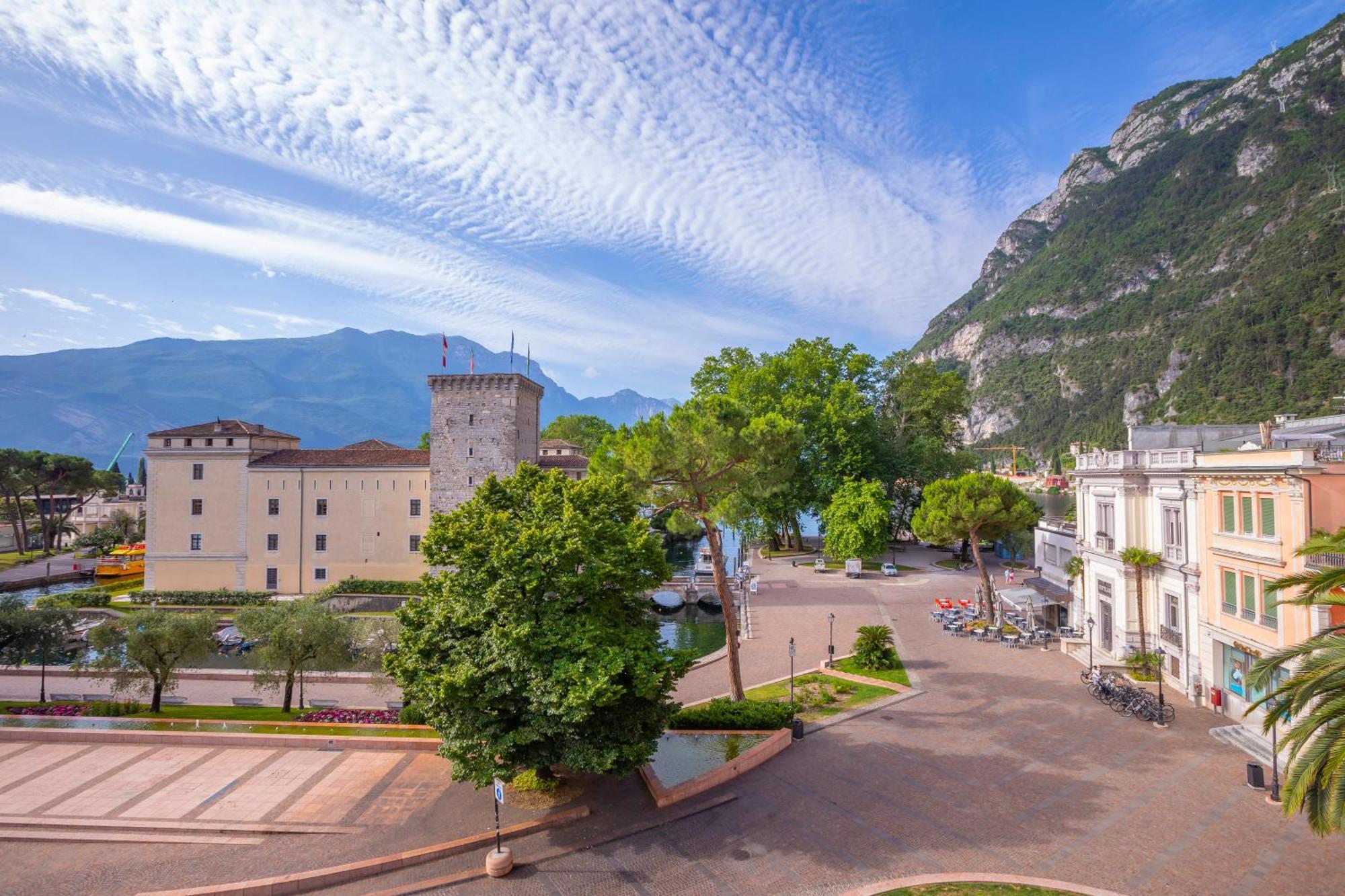 Residenza Rocca Del Lago 3 - Happy Rentals Riva del Garda Exterior photo